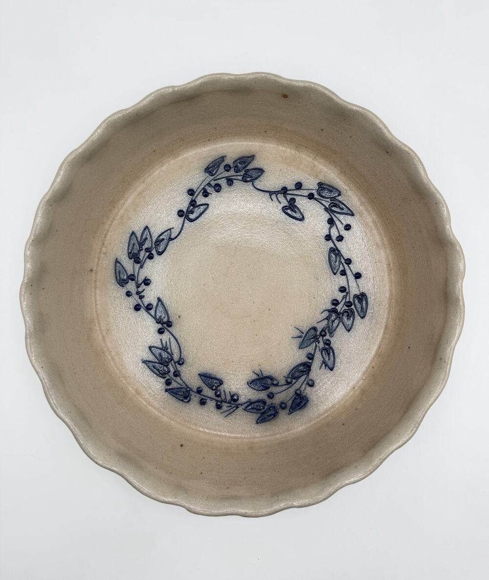 Salmon Falls Stoneware Blueberry Vine 10" Pie Plate Salt Glaze Pottery 1997 VNTG